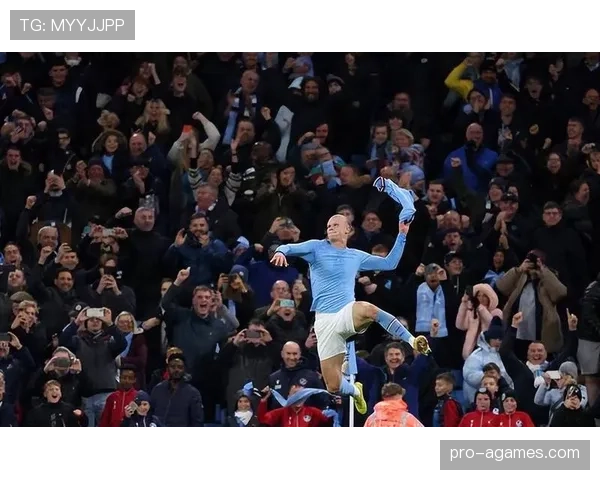 哈兰德高位压制后防线显威 本赛季连续关键战爆发射门效率明显提升