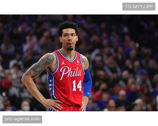 丹尼·格林利用无球跑动提升三分命中率，显著拉开进攻空间